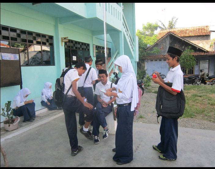 Super ... Madrasah Tsanawiyah Nurul Qomar Pekalongan Gratiskan Anak Yatim