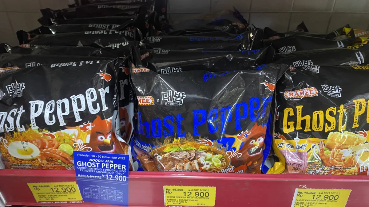 Serbu, Mie Ghost Pepper yang Viral Dimakan Tanboy Kun Sudah Ada di Minimarket Loh