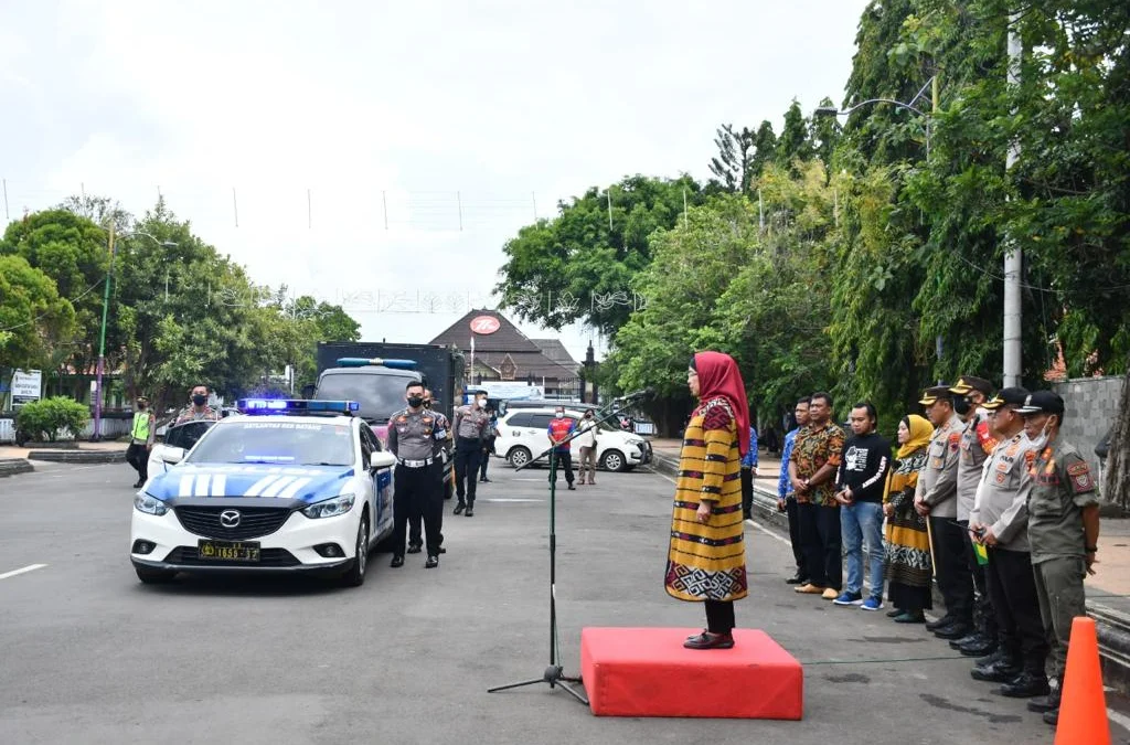 Pemkab dan Polres Batang Kirim Obat-obatan hingga Sarung ke Cianjur