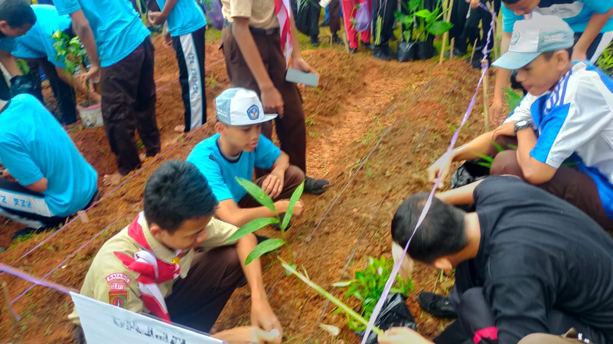 SMKN 1 Warungasem, Ajak Pelajar Manfaatkan Potensi Lahan Kosong