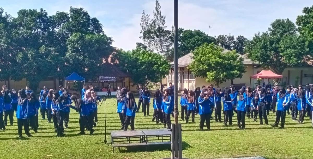 Amazing - HUT 38 Ikatan Alumni SMA Negeri 1 Kedungwuni Gelar Senam Sehat