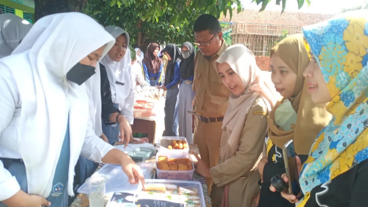 Pelajar SMKN 1 Batang Dilatih Tangkap Peluang Bisnis