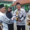 HUT 77 PGRI, Guru SMKN 1 Dukuhturi Tegal Raih Juara Dua