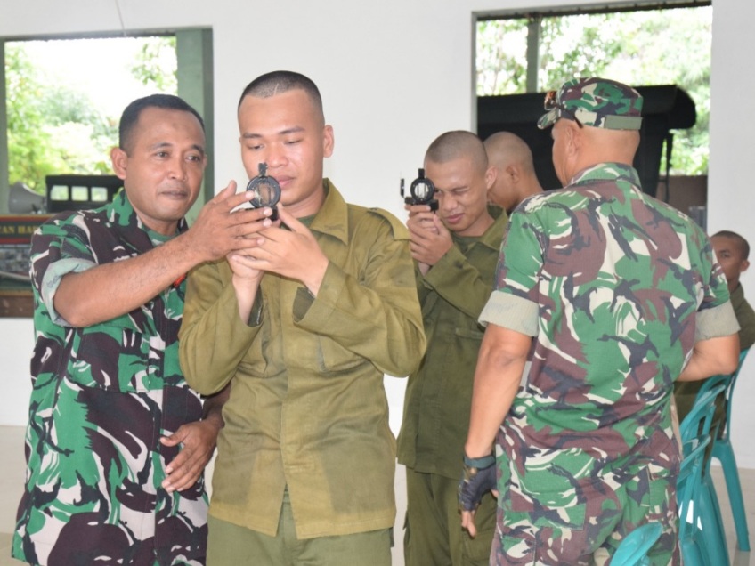 19 orang anggota Menwa dibekali lmu Medan Peta dan Kompas (IPTK) dari TNI Kodim 0710/Pekalongan.