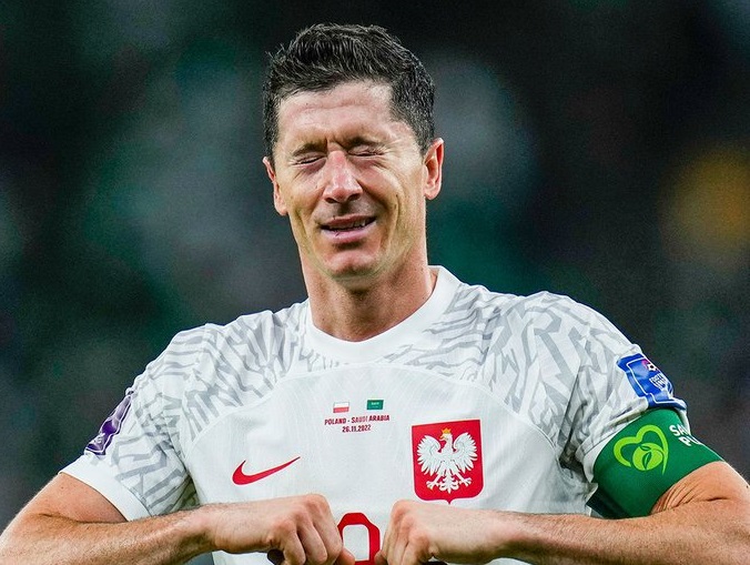 Robert Lewandowski Menangis Tersedu-sedu Usai Cetak Gol di Piala Dunia 2022