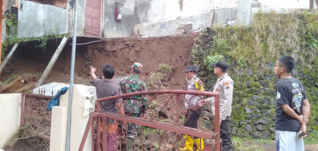 Longsor Hantui Pemukiman di Pegunungan