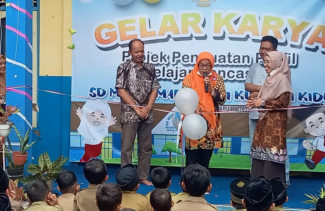 Implementasikan P5, SD Muh 01 Kuripan Kidul dengan Ajak Siswa Jualan Makanan Olahan Tempe