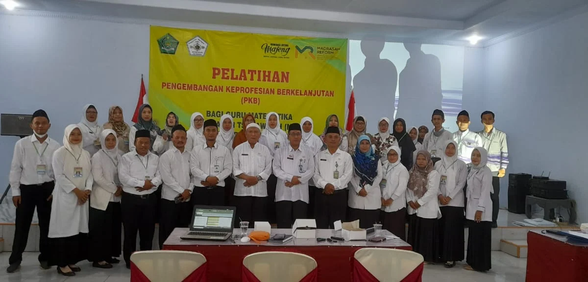 Guru Matematika Ikuti Pelatihan Pengembangan Keprofesian Berkelanjutan (PKB)