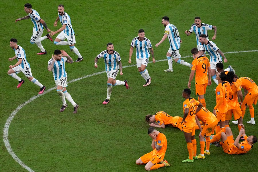 Duh! Messi, Martinez dan Paredes Terancam Absen di Semifinal Piala Dunia 2022