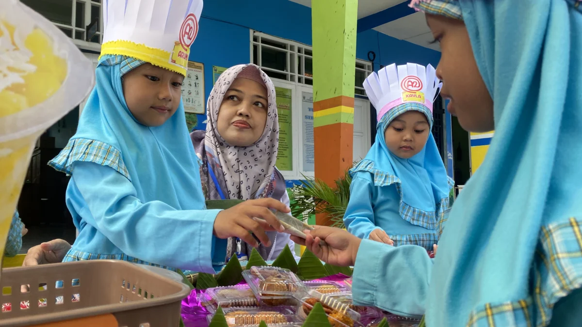 Serunya Belajar Berwirausaha Lewat Market Day