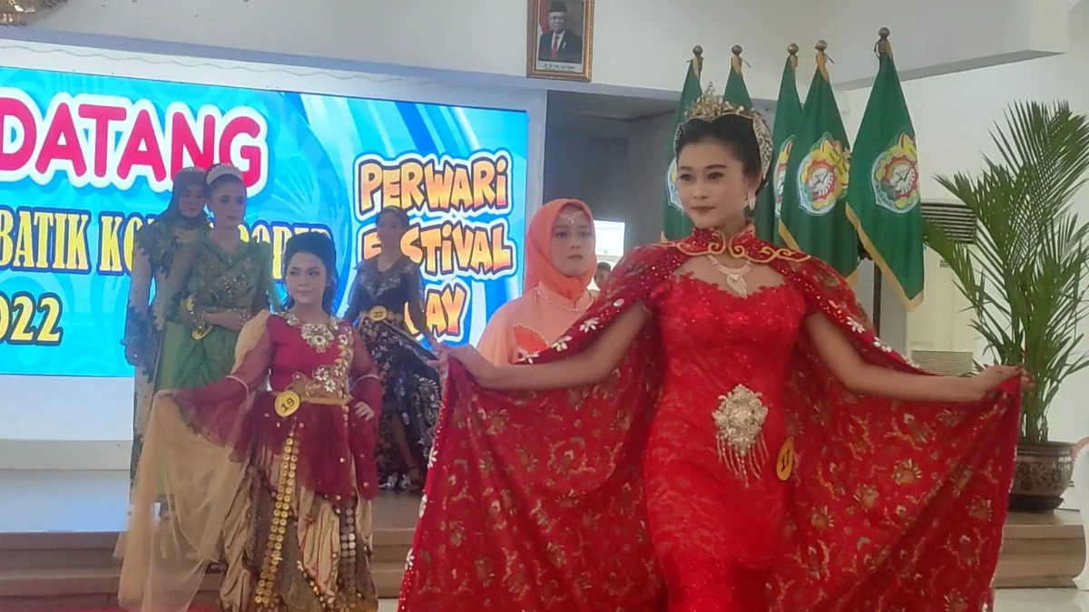 Batik Kian Digemari Anak Muda, SMK Perwari Kendal Hadirkan Lomba Fashion Show Batik Kontemporer