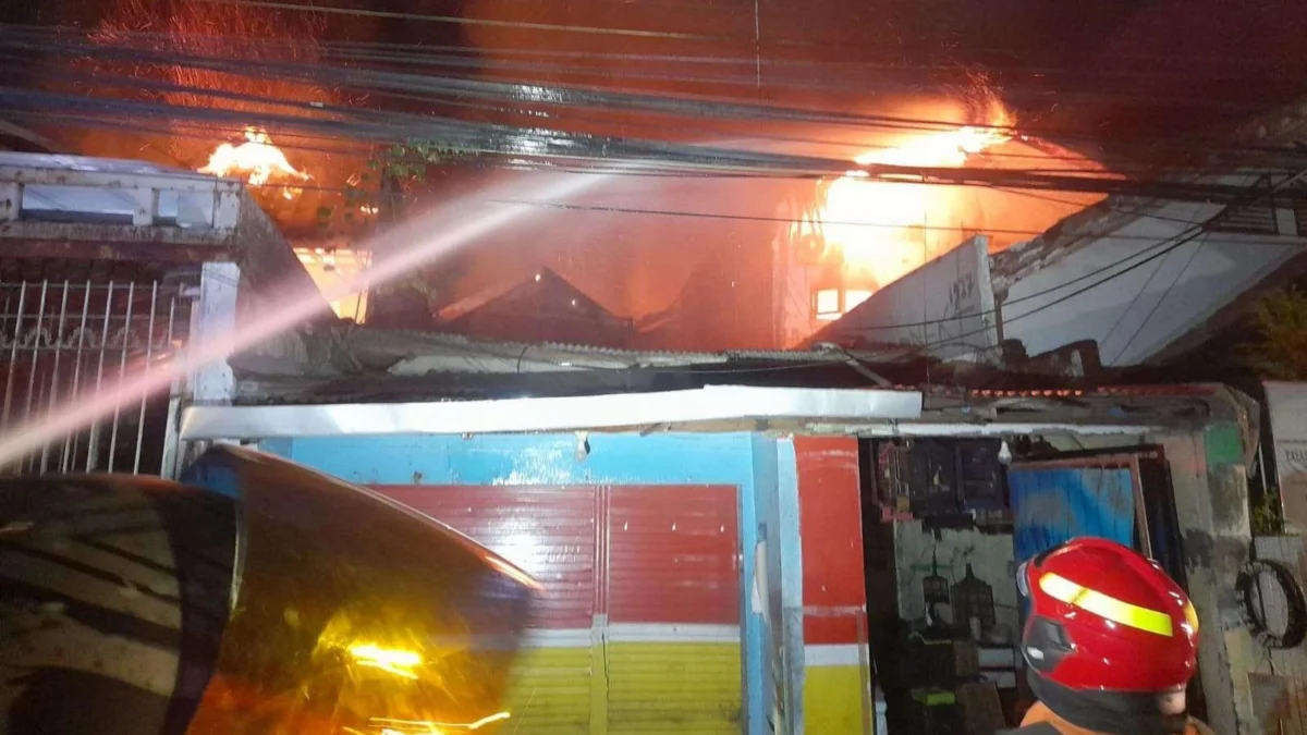 Santri Bakar Pondok saat Penjaga Pergi Nobar Piala Dunia