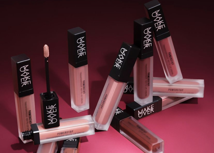 Punya Kulit Sawo Matang? Ini 7 Rekomendasi Shade Lipstik dari Makeover