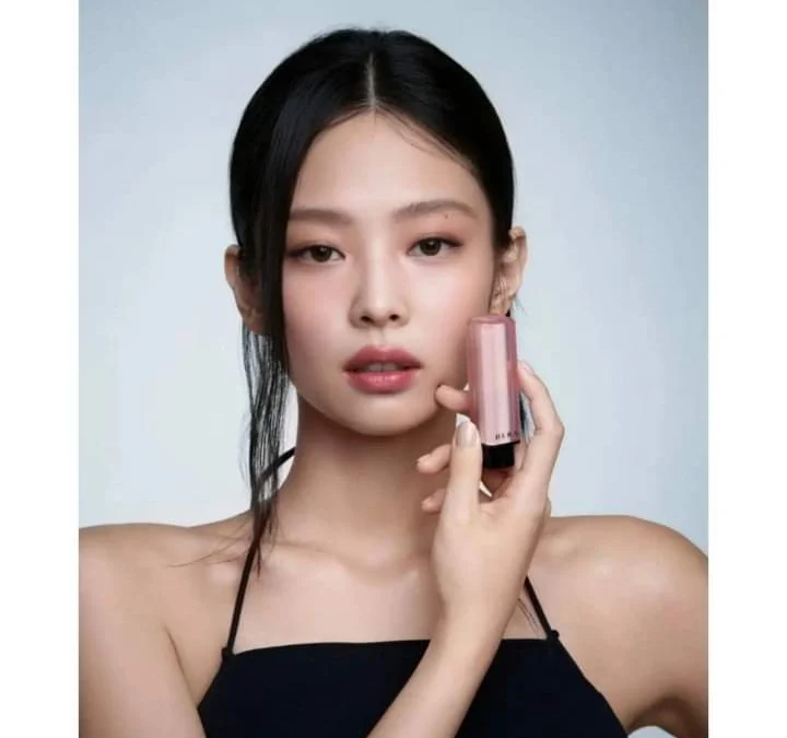 Tampil Cantik Memikat, Visual Jennie Blackpink Saat Pemotretan Hera, Bikin Netizen Terpana