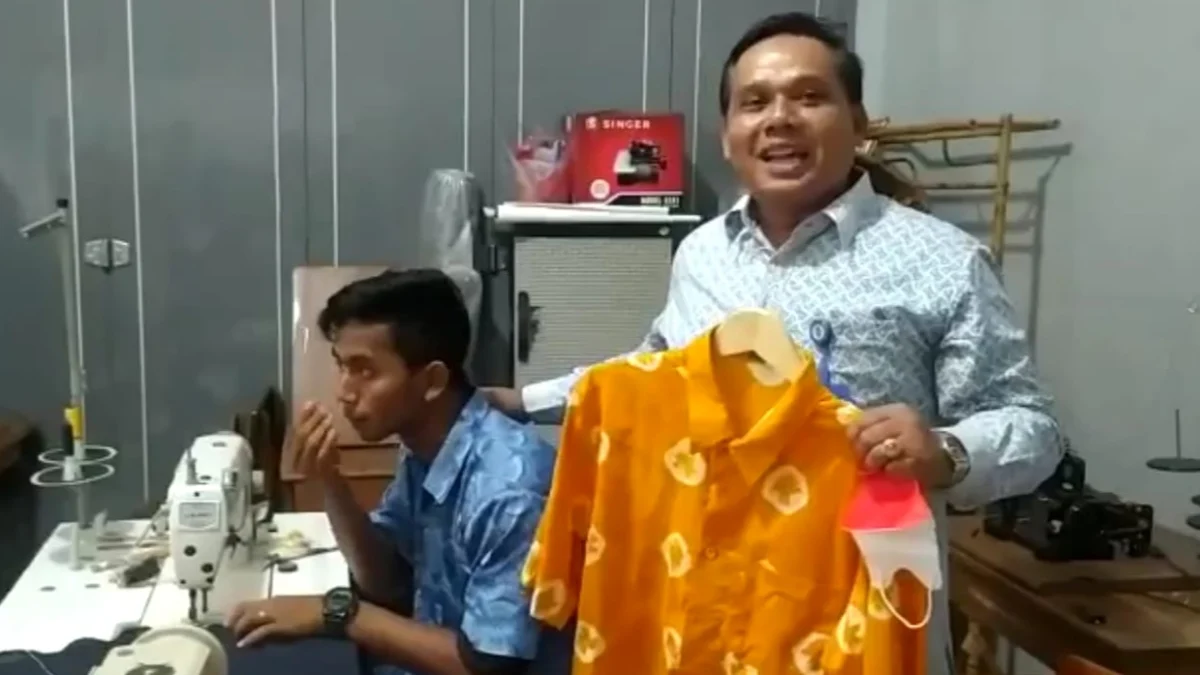 Mantul, Dirut PT BPR BKK Kendal Bantu Promosikan Batik Anak SLB Surya Gemilang