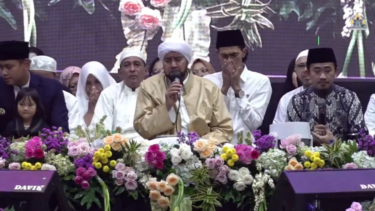 Habib Syech: Masyarakatnya Cinta Sholawat, Kok Masih Tawuran