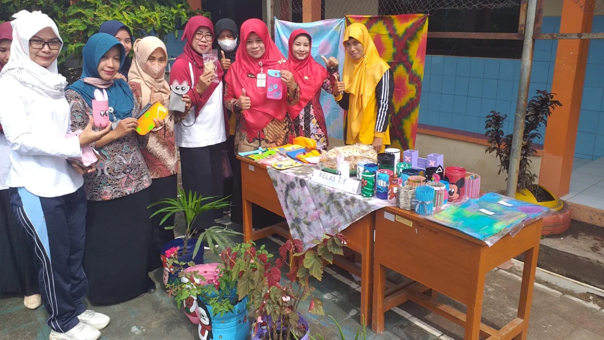 SMPN 1 Sragi Sukses Gelar Pameran Ketiga Proyek P5