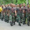 Prajurit Kodim Pekalongan melalukan pembinaan fisik berupa hanmars atau jalan sejauh 5 km