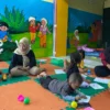 Ada RBA Sahabat Bunda, Anak Bisa Belajar Sambil Bermain Saat Ibu Jual Beli di Pasar Batang