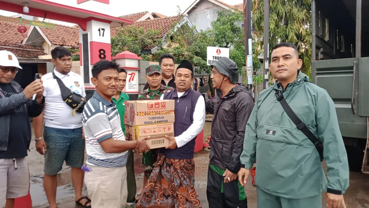 Petani, Buruh dan Santri Salurkan Bantuan ke Korban Banjir di Batang