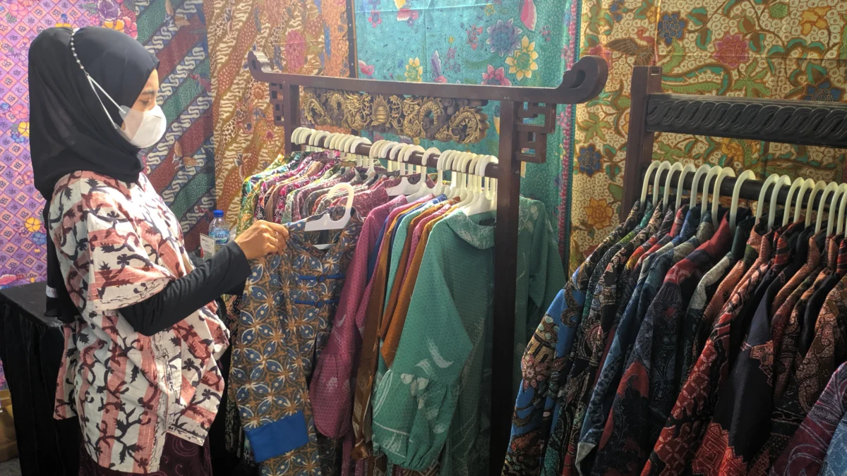 Brand Batik Ini Suguhkan Tampilan Mewah Dengan Harga Terjangkau