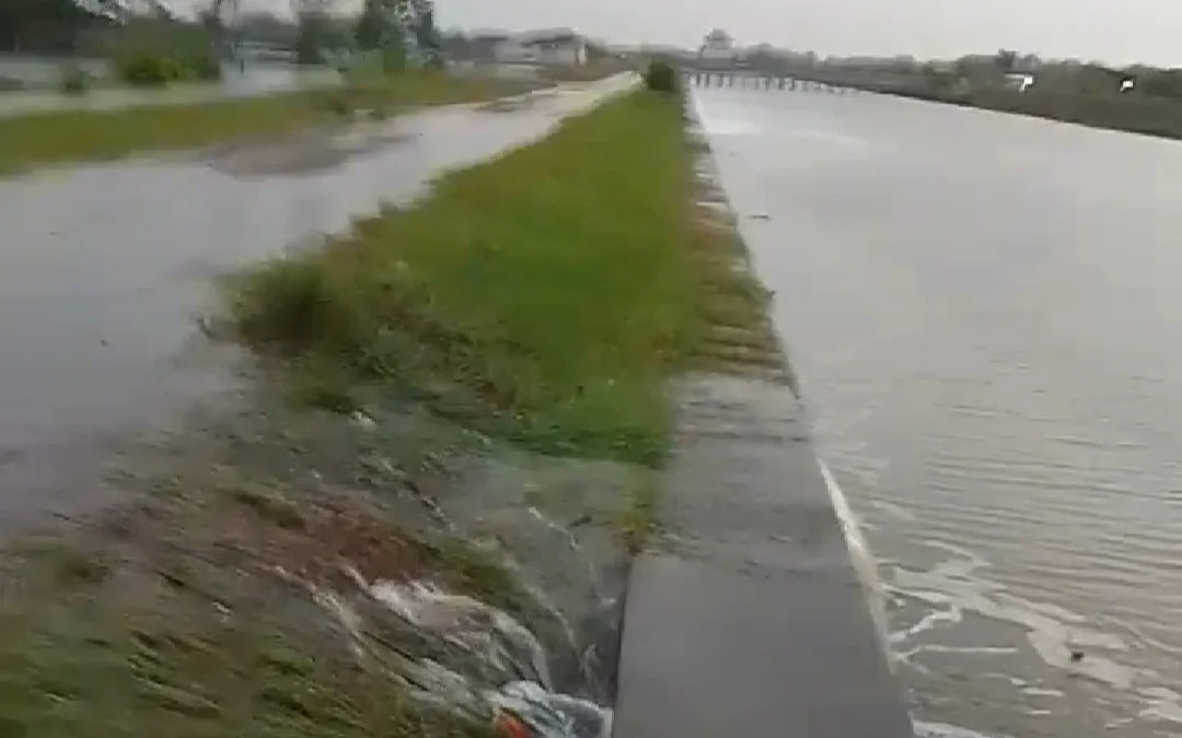 Banjir Rob Melanda Pesisir Kabupaten Pekalongan Hingga Diatas Ketinggian Air Laut