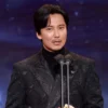 SBS Drama Awards 2022 Anugerahkan Daesang ke Aktor Kim Nam Gil