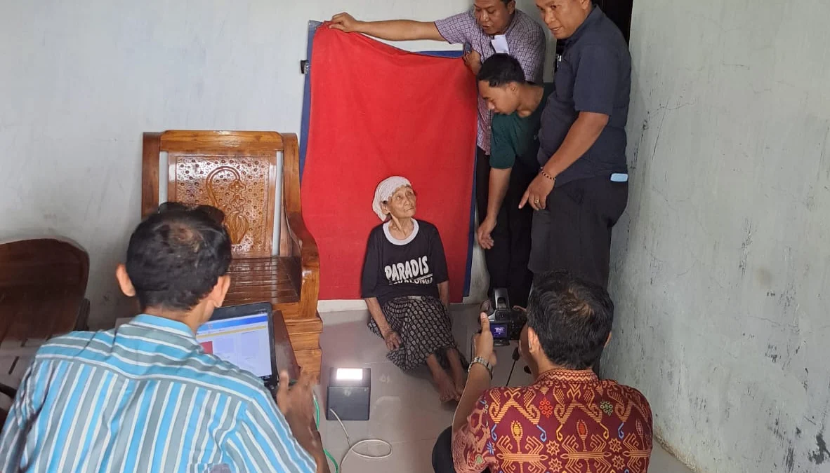 Jemput Bola, Disdukcapil Kabupaten Pekalongan Terus Sasar ODGJ, Lansia dan Disabilitas