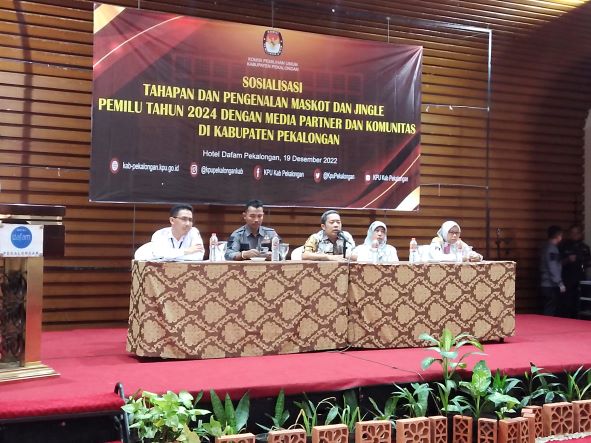 KPU Sosialisasikan Parpol, Maskot, dan Jingle Pemilu 2024 Ke Media Patner dan Komunitas di Pekalongan