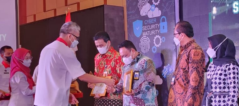 Kemendikbudristek Menerima Anugerah dari BSSN