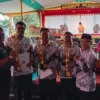 Guru SMAN 2 Juara Pertama Lomba Nyanyi