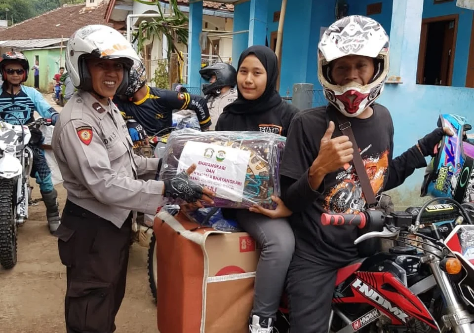 Polres Magelang Kota Salurkan Bantuan Korban Gempa Cianjur Melalui 8 Anggota IOF