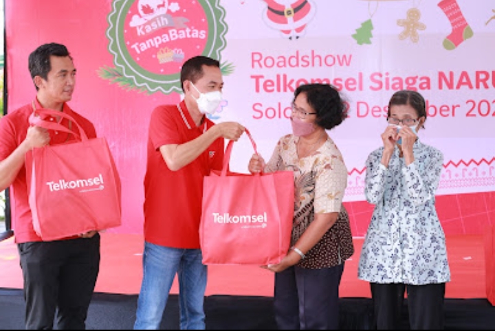 Telkomsel Siaga Berbagi Kasih di Momen Natal 2022, Bagikan Bantuan Ke Panti Asuhan Hingga UMKM