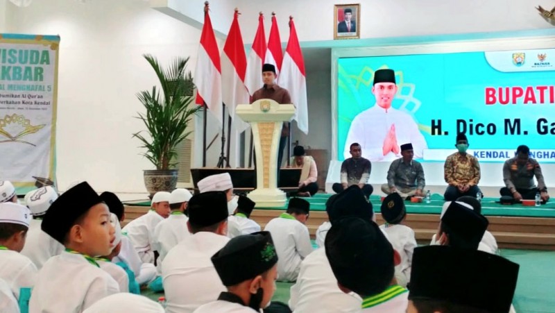 1.000 Santri Quran Diwisuda, Bupati: Menghafal Al Quran Telah menjadi Budaya di Kendal