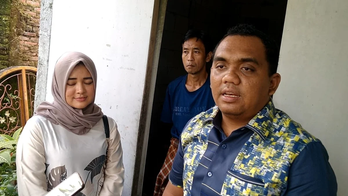 Sambangi Rumah Dwi Kistanti, Pasangan DPRD Kabupaten Pekalongan Ini Bayar Tunggakan Sekolah Tiara Hingga Lulus