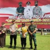 Usai Apel Gelar Pasukan Operasi Lilin Candi 2022, 2 Srikandi Kota Santri Dapat Kejutan di Tengah Lapangan