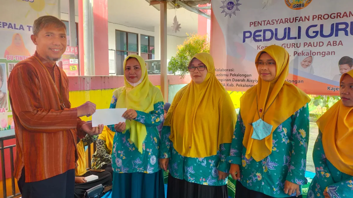 Kado Istimewa di Hari Ibu, Lazismu Kabupaten Pekalongan Salurkan Program Peduli Guru Kepada Guru PAUD ABA Se-Kabupaten Pekalongan