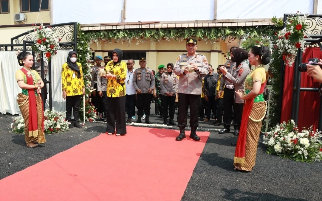 Resmikan Lapangan Serbaguna Polres Pekalongan, Fadia Bernostalgia Lagu Cik Cik Bum Bum