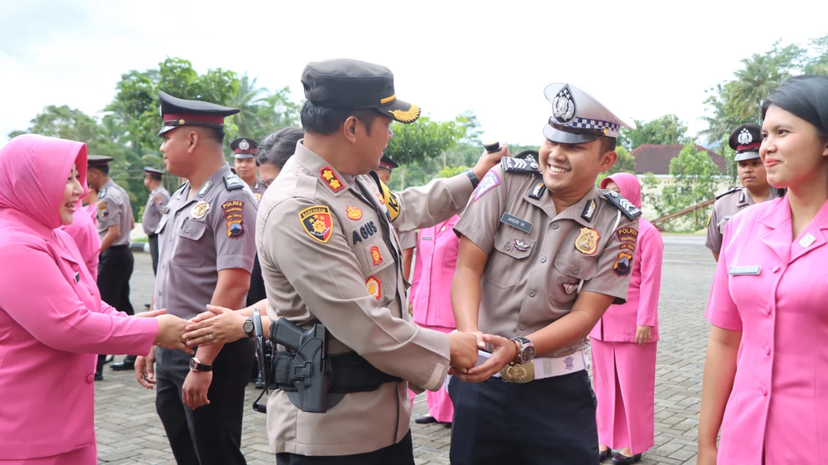 48 Anggota Polres Temanggung Naik Pangkat