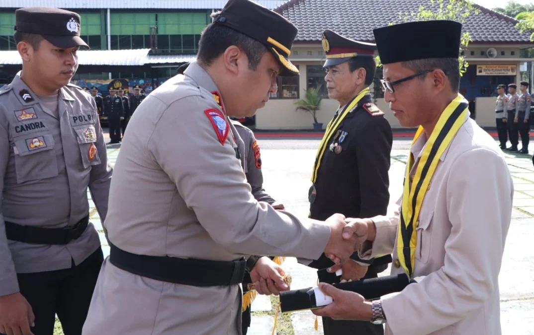 Akhiri Masa Tugas, 20 Anggota Polres Purworejo Jalani Wisuda Purna Bakti