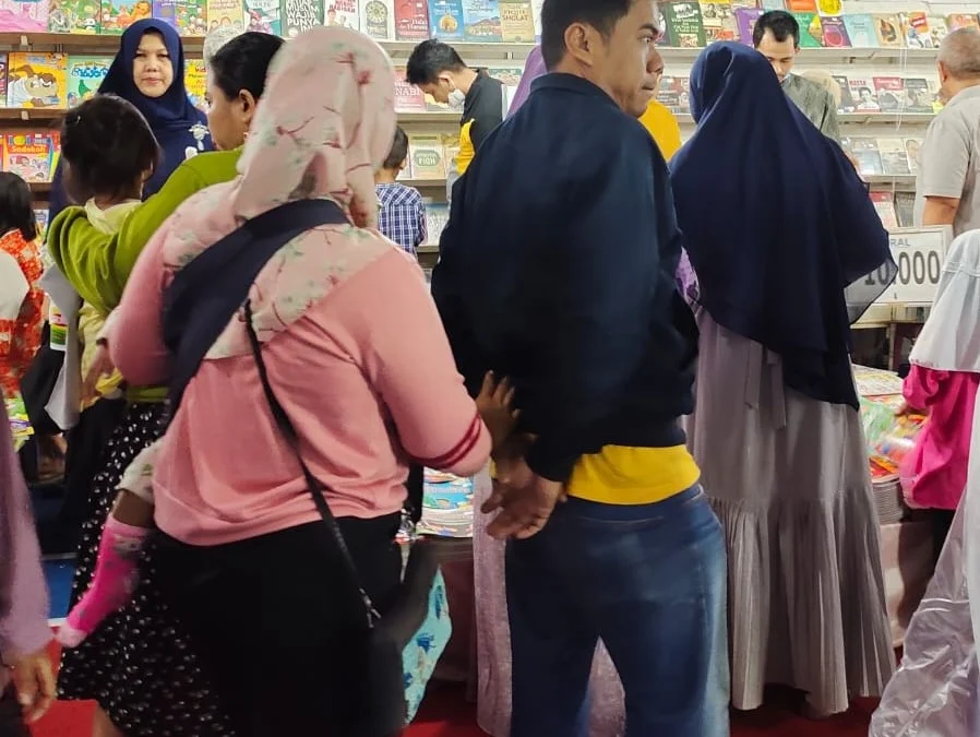 Kapan Lagi, Uang Rp 50 Ribu Bisa Dapat 5 Buku di Bazar Buku Murah Batang