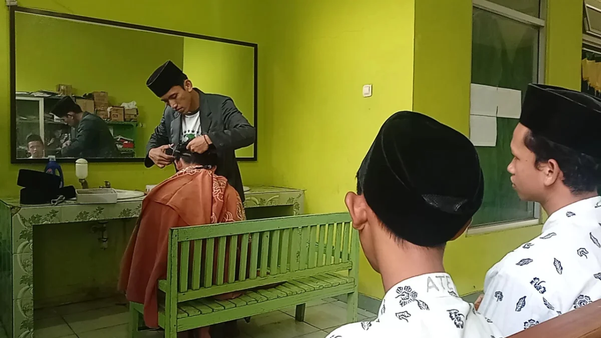 Siapa Minat, Baznas Kabupaten Batang Siapkan Kuota 30 Santri untuk Dilatih Pangkas Rambut