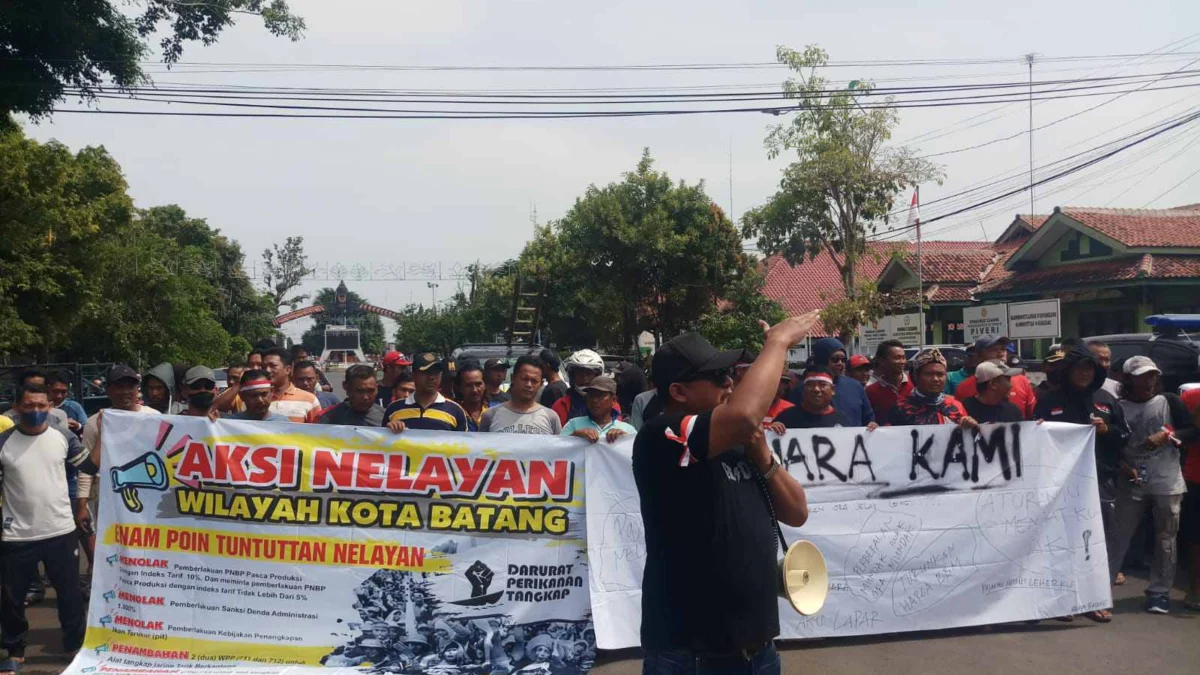 Seratusan Nelayan Geruduk Kantor Bupati, Tolak PNBP 10 Persen