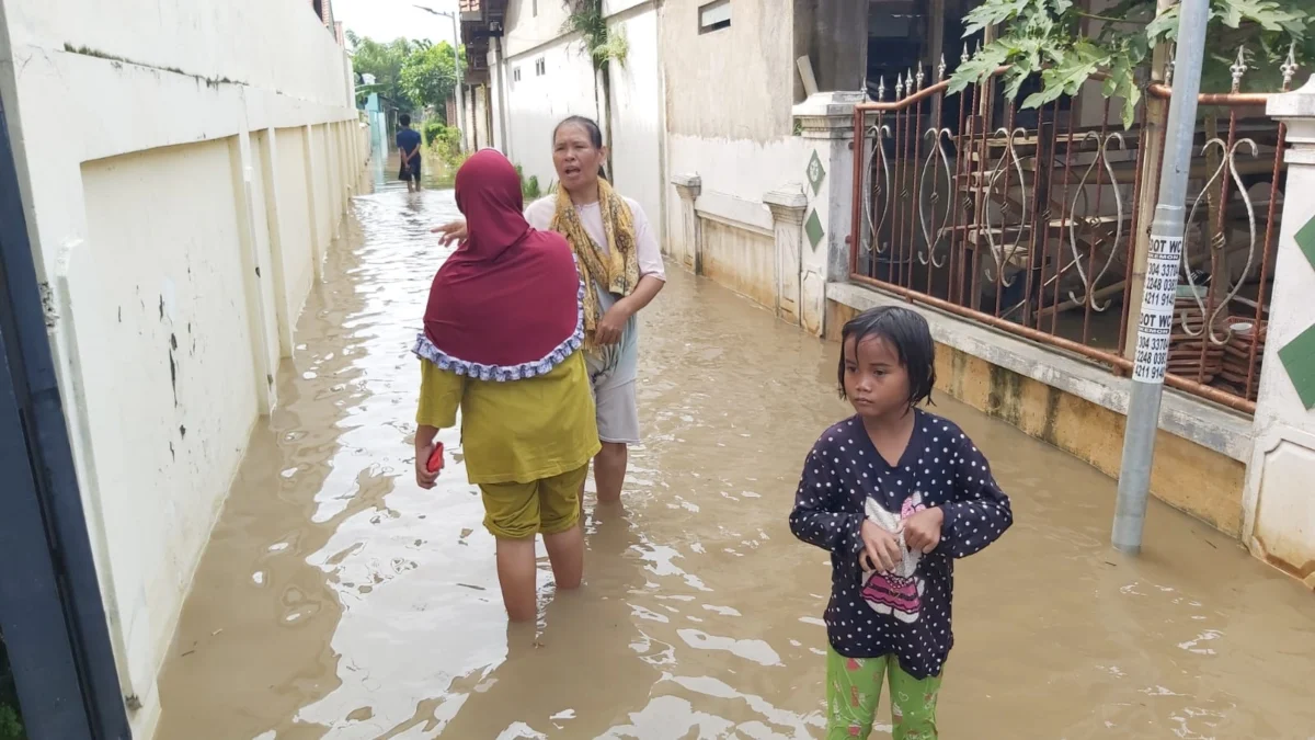 Terdampak Banjir, Warga Swadaya Dirikan Dapur Umum