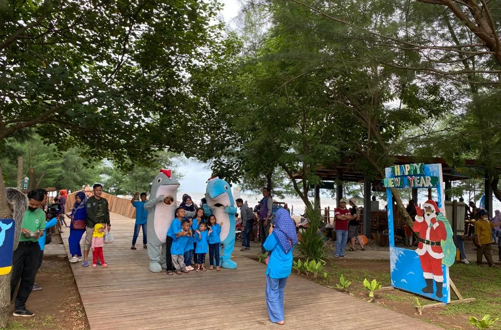 Tahun Baru, Tiga Ribuan Pengunjung Padati Safari Beach Jateng