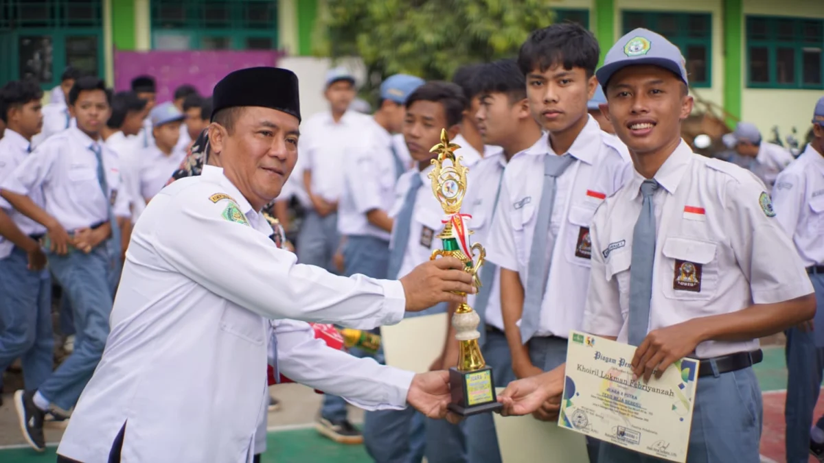 Alhamdulillah, Siswa Berprestasi MA NU 01 Banyuputih Dapat Apresiasi Total Rp9 Juta