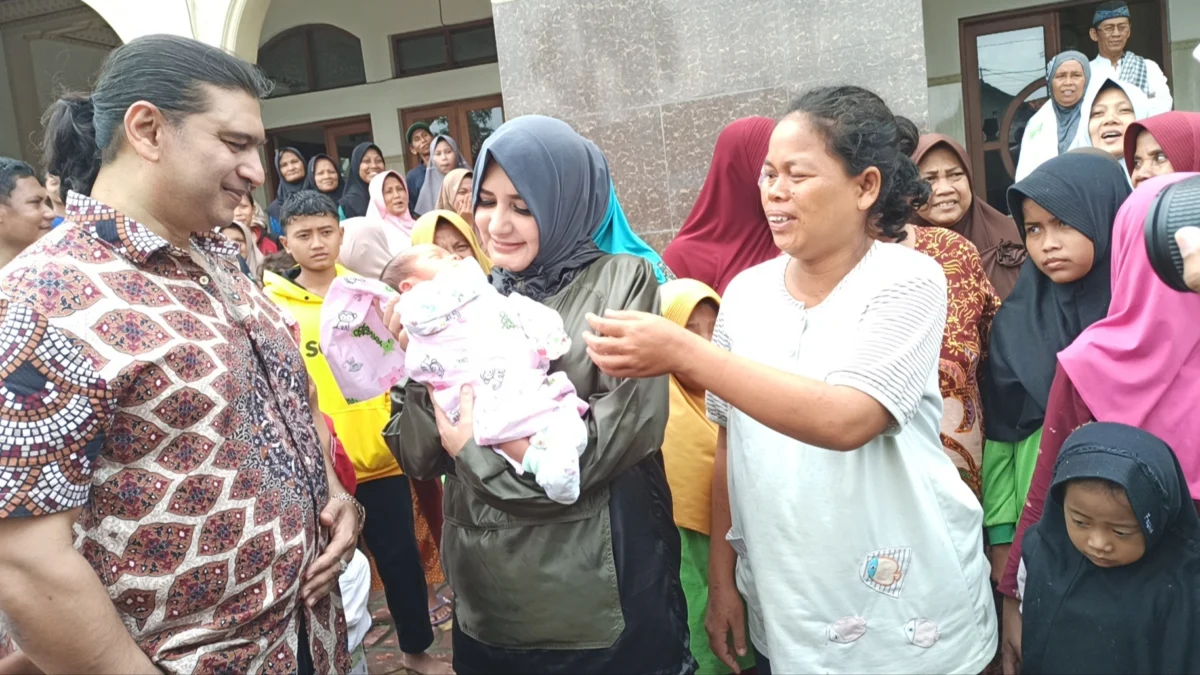 Banjir, Bayi Usia 6 Hari Ikut Tinggal di Pengungsian