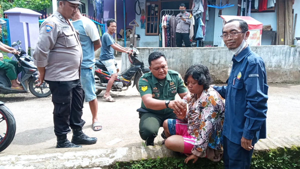 Kerap Mengamuk dan Membahayakan Lingkungan, Babinsa Koramil Kedungwuni Amankan ODGJ