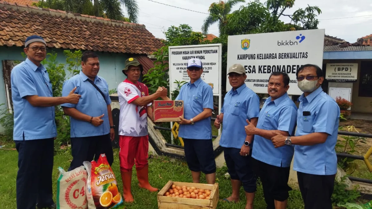 Turun Tangan, Perumda Tirto Panguripan Salurkan Bantuan Sembako ke Korban Banjir