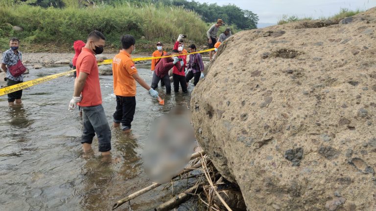 Warga Temukan Mayat di Sungai Sengkarang